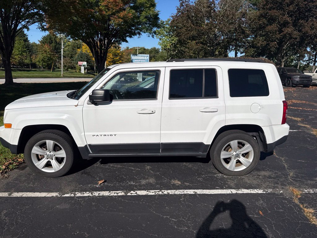 Used 2016 Jeep Patriot Latitude AWD/4WD image 4