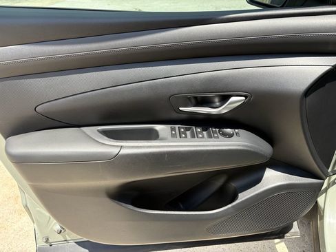 Used 2025 Hyundai Santa Cruz SEL FWD image 10