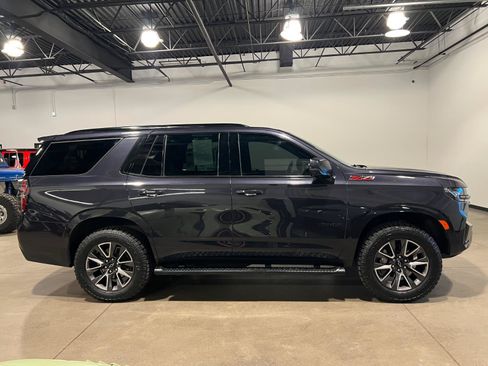 Used 2022 Chevrolet Tahoe Z71 w/ Luxury Package AWD/4WD image 2