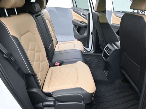 New 2026 Volkswagen Atlas Cross Sport SE image 29