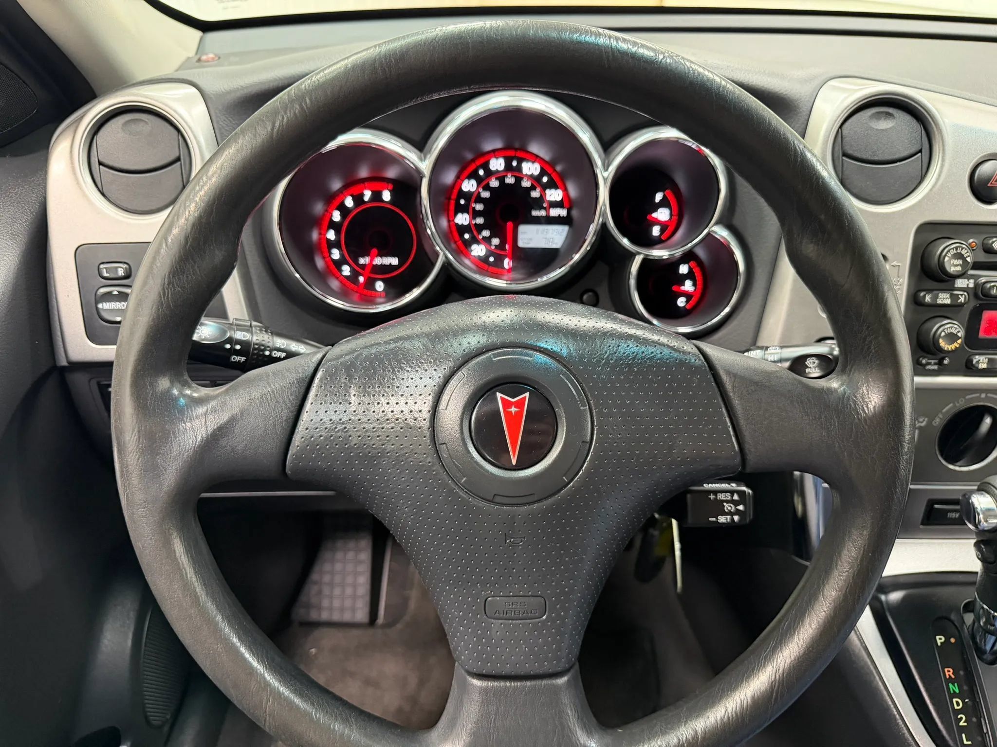 Used 2006 Pontiac Vibe w/ Sport Package FWD image 20