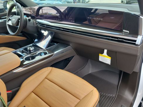 New 2026 Cadillac Escalade Luxury w/ Touring Package AWD/4WD image 11
