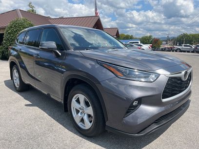 Used 2021 Toyota Highlander LE
