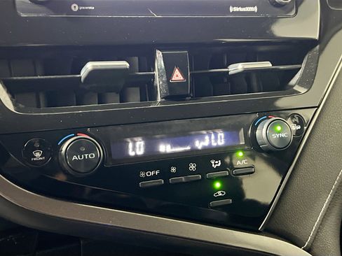 Used 2024 Toyota Camry SE w/ Convenience Package image 27