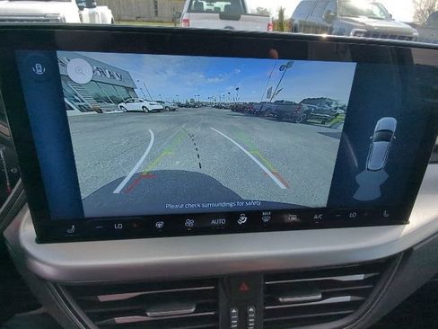 Used 2025 Ford Escape SE image 30