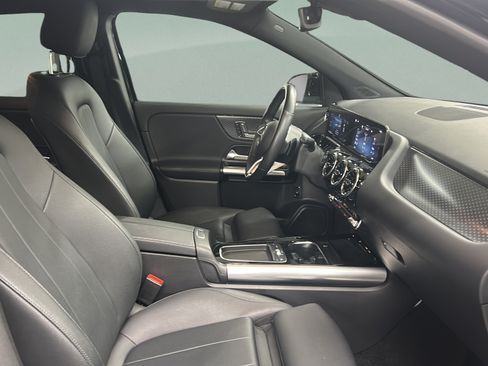 Used 2025 Mercedes-Benz GLA 250 image 27