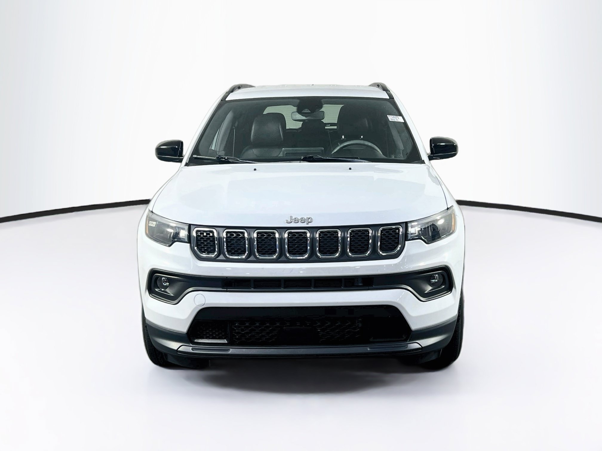 Used 2023 Jeep Compass Latitude AWD/4WD image 2