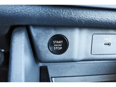 Used 2025 Nissan Rogue S image 26