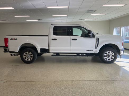 Used 2024 Ford F350 XLT image 5