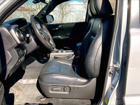 Certified 2021 Toyota Tacoma TRD Sport w/ TRD Premium Sport Package image 8