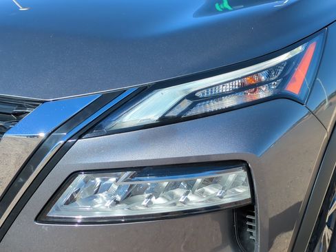 Used 2021 Nissan Rogue SV image 10