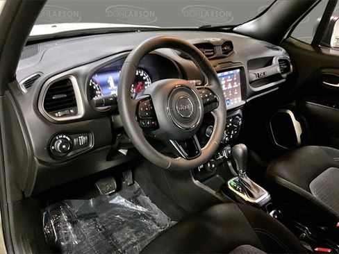 Used 2021 Jeep Renegade Latitude image 17