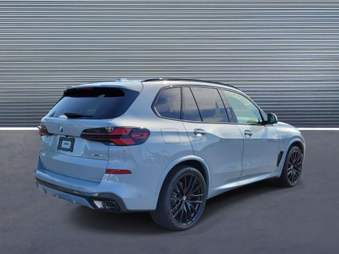 New 2026 BMW X5 xDrive40i w/ M Sport Package AWD/4WD image 3