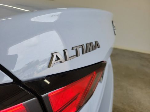 Used 2024 Nissan Altima 2.5 SR FWD image 8