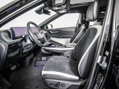 Used 2023 Kia EV6 GT-Line w/ GT-Line Suede Seat Package image 9