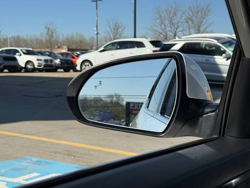 Used 2017 Hyundai Elantra Limited w/ Limited Tech Package 04 image 42