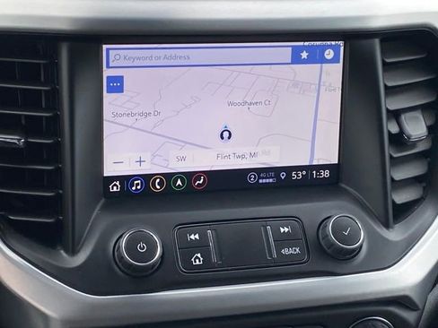 Certified 2023 GMC Acadia SLT image 10