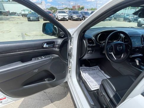 Used 2019 Jeep Grand Cherokee High Altitude AWD/4WD image 10