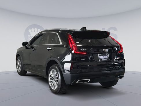 Used 2024 Cadillac XT4 Premium Luxury image 10