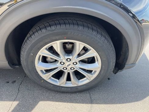 Used 2023 Ford Explorer XLT w/ Equipment Group 202A AWD/4WD image 10