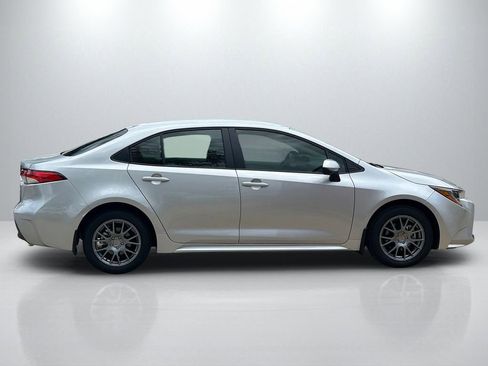 Used 2026 Toyota Corolla LE FWD image 4