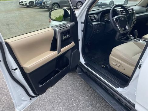 Used 2024 Toyota 4Runner SR5 Premium w/ Moonroof Package AWD/4WD image 10