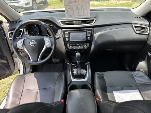 Used 2016 Nissan Rogue SL w/ SL Premium Package FWD image 6