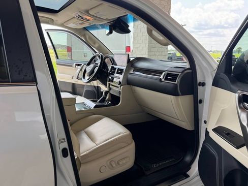 Used 2022 Lexus GX 460 Luxury w/ Accessory Package AWD/4WD image 45