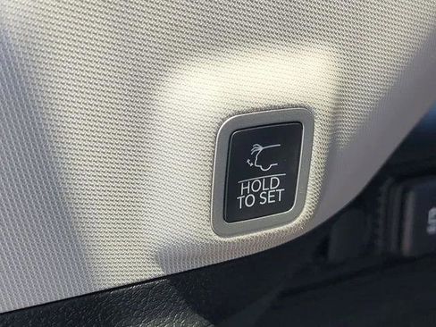 Certified 2023 Jeep Grand Cherokee Limited w/ Luxury Tech Group II RWD image 15