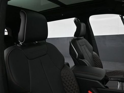 Used 2023 Jeep Grand Cherokee L Summit AWD/4WD image 32