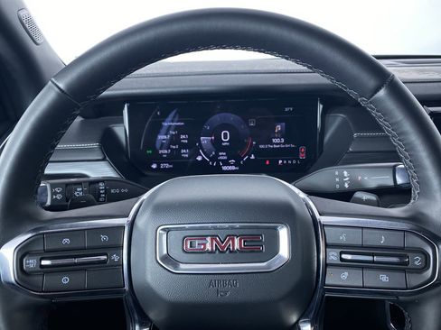 Certified 2025 GMC Acadia Elevation image 3