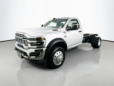 New 2026 RAM 5500 Tradesman w/ Chrome Appearance Group image 3