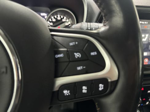 Used 2021 Jeep Compass Limited w/ Elite Exterior Group AWD/4WD image 18