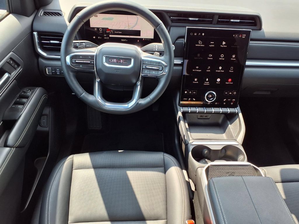 Used 2026 GMC Terrain Elevation w/ Elevation Premium Package AWD/4WD image 3