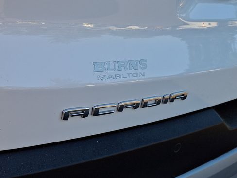 Used 2023 GMC Acadia SLE FWD image 29