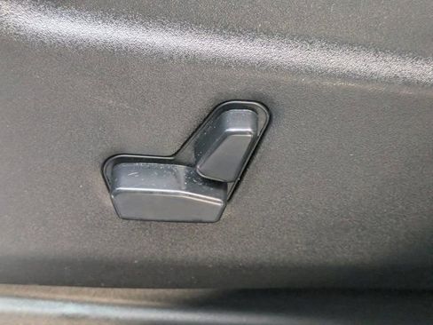 Used 2019 Jeep Grand Cherokee Limited image 16