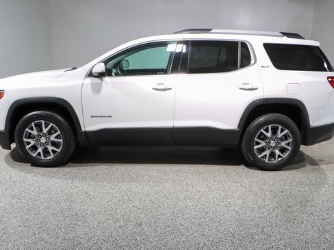 Used 2023 GMC Acadia SLT AWD/4WD image 10