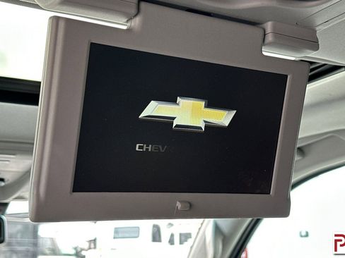 Used 2019 Chevrolet Suburban LT image 18