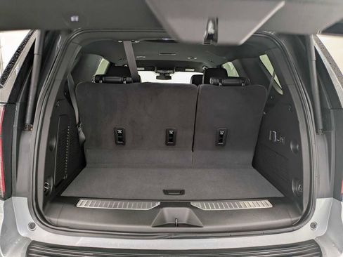 Used 2024 Chevrolet Tahoe Z71 w/ Luxury Package image 33