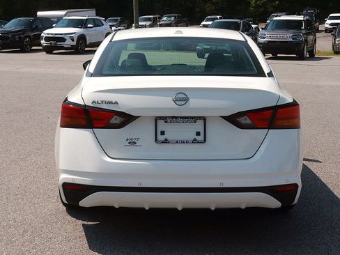 Used 2025 Nissan Altima 2.5 SV FWD image 6