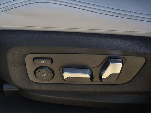Used 2025 BMW X5 sDrive40i w/ Premium Package RWD image 15