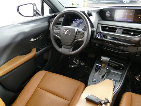 Used 2019 Lexus UX 250h w/ Premium Package AWD/4WD image 20