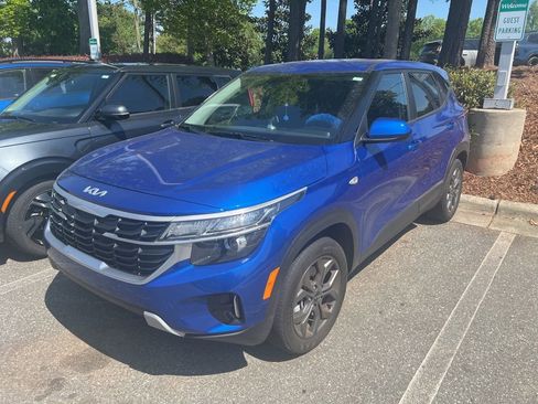 Used 2024 Kia Seltos LX image 1