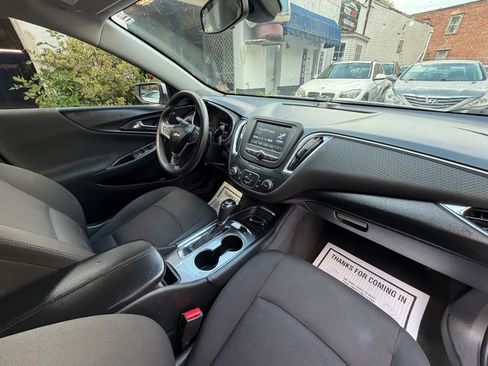Used 2018 Chevrolet Malibu LT FWD image 41