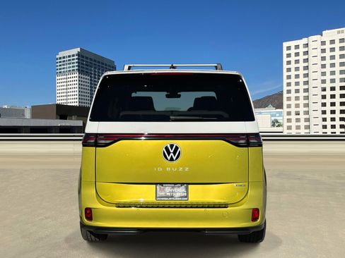Used 2025 Volkswagen ID. Buzz 1st Edition image 4