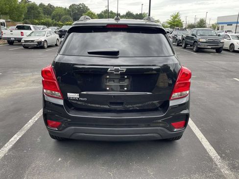 Used 2021 Chevrolet Trax LT w/ Premium Seat Package AWD/4WD image 5