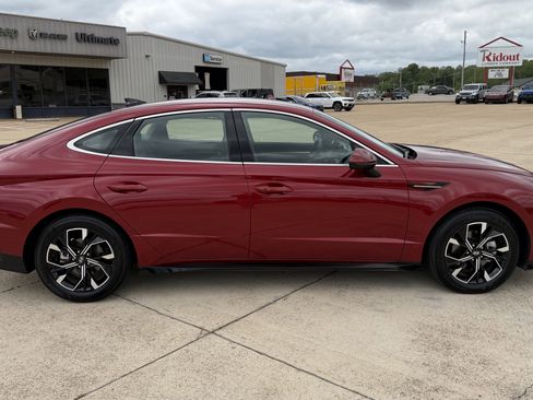 Used 2025 Hyundai Sonata SEL FWD image 9