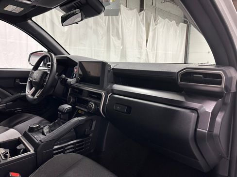 Used 2025 Toyota 4Runner TRD Off-Road image 60