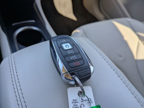 Used 2018 Lincoln MKC Reserve w/ Lincoln MKC Climate Package image 31