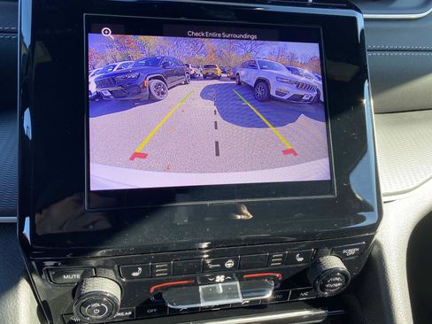 New 2025 Jeep Grand Cherokee Laredo image 11